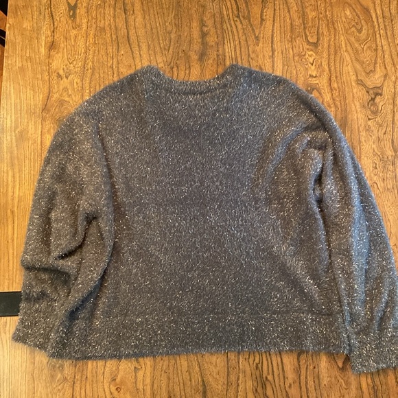 Sparkle in this soft grey pullover sweater - size XL - Picture 3 of 4